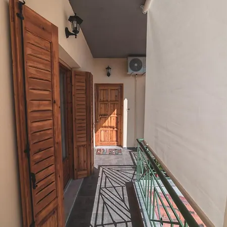 アパート Pelion Charming Cottage, Panoramic Seaview Retreat